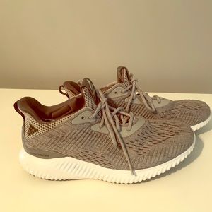 Adidas Alphabounce running shoes
